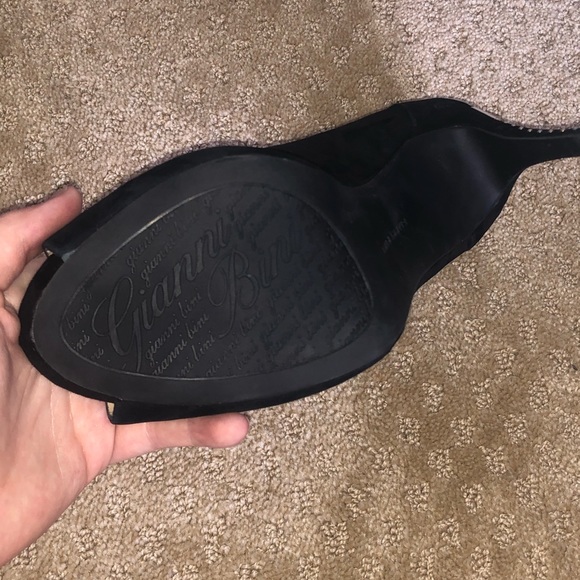 BLACK GIANNI BINI HEELS!!🔥🔥 SIZE 9!! - Picture 5 of 6